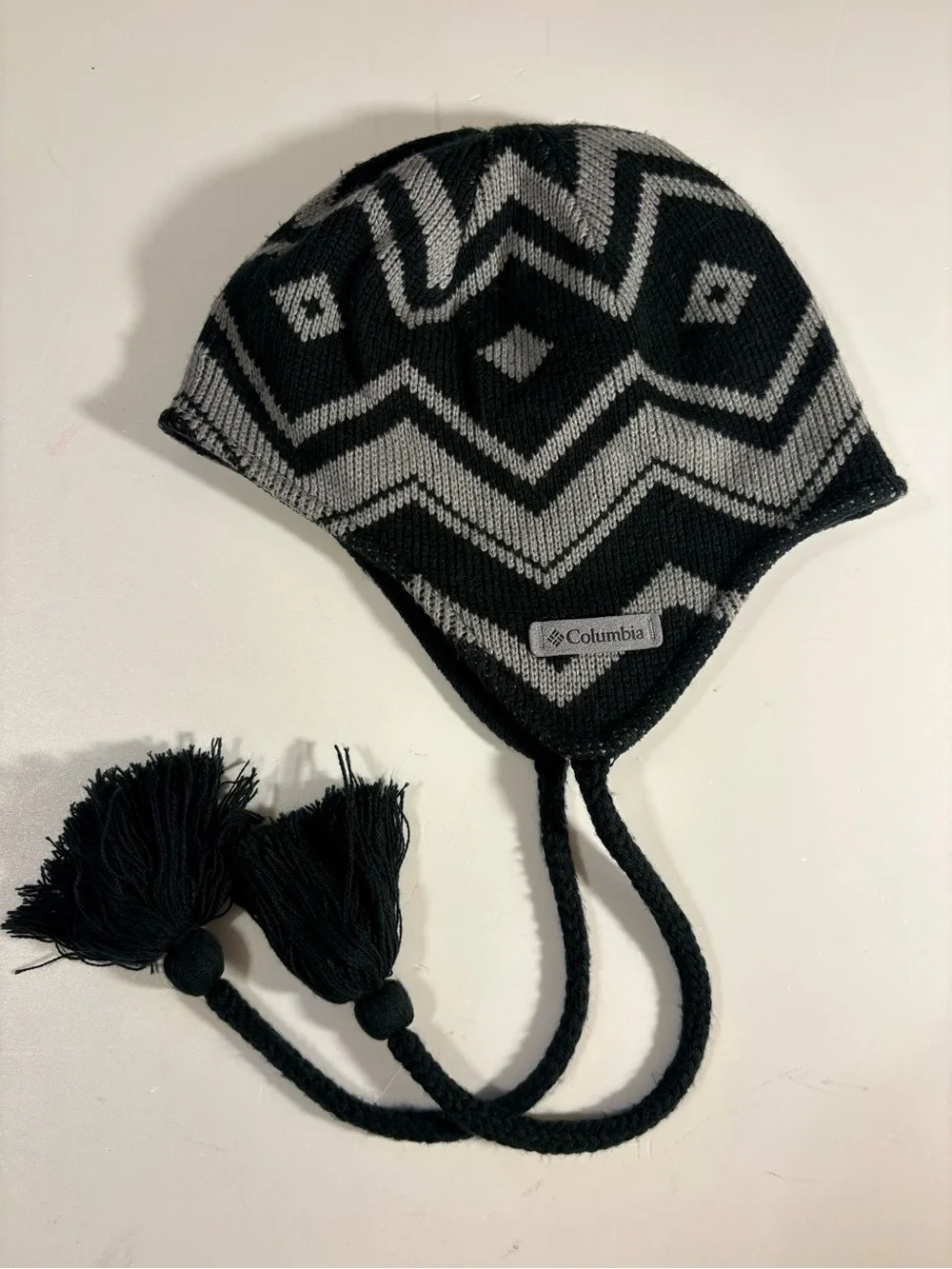 Columbia Black & Gray Earflap Knit Hat